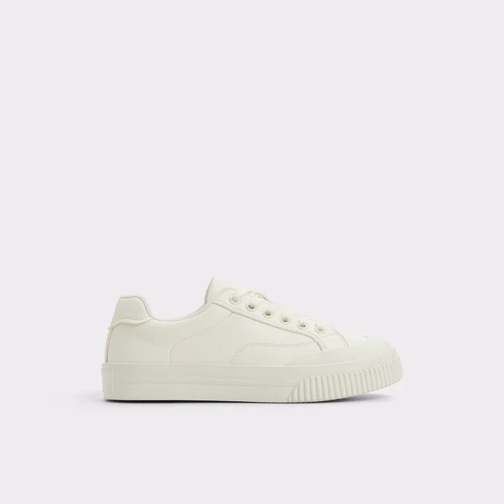 Low top sneaker