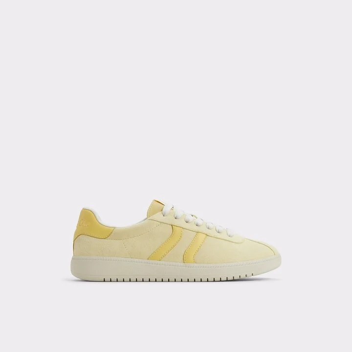 Low top sneaker