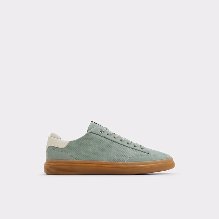 Low top sneaker