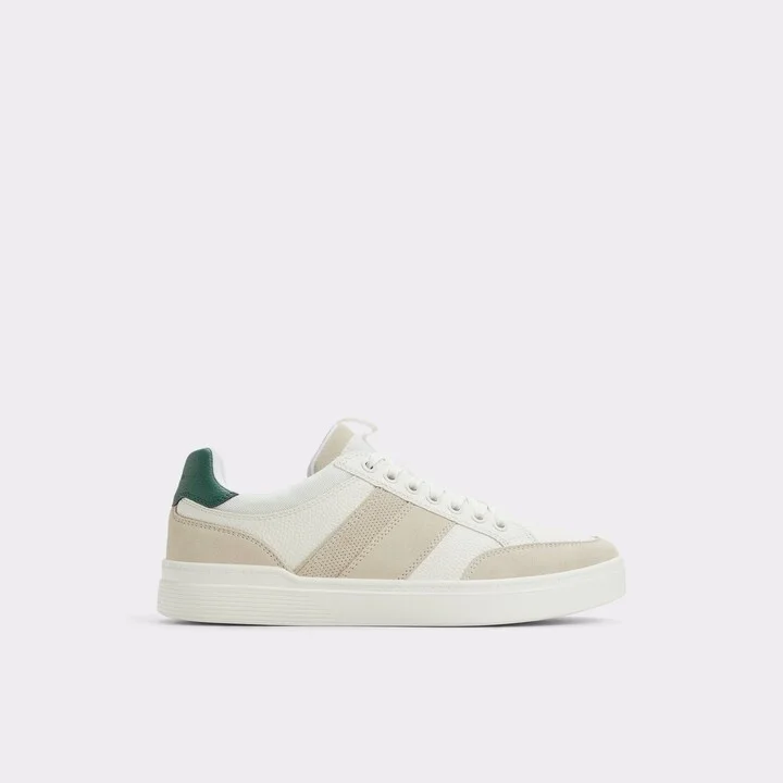 Low top sneaker