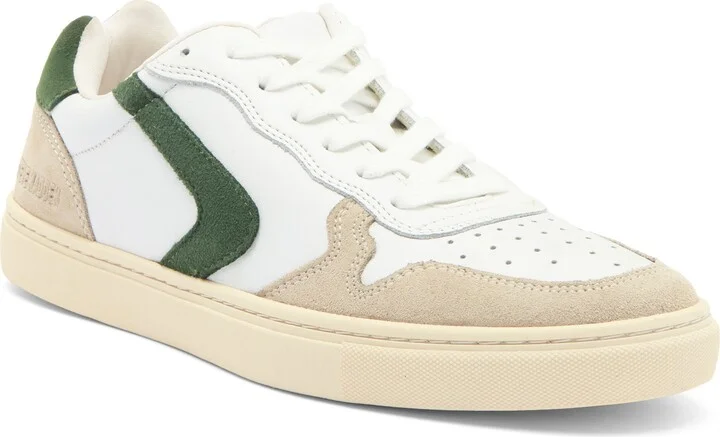 Low Top Sneaker