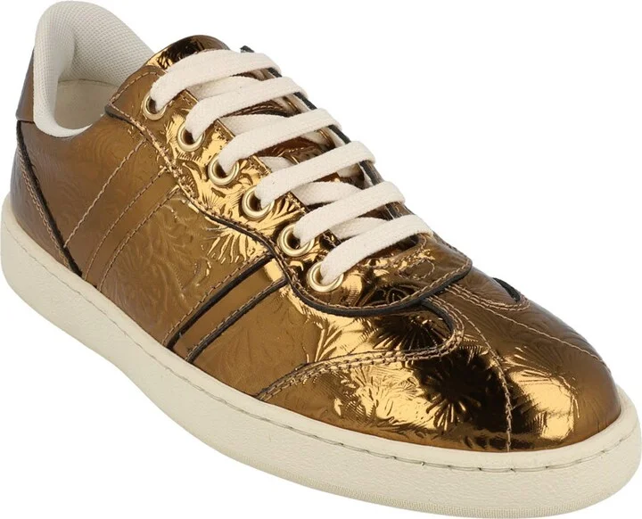 Low Top Sneaker