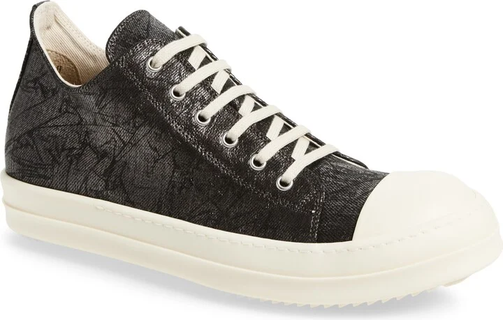 Low Top Sneaker