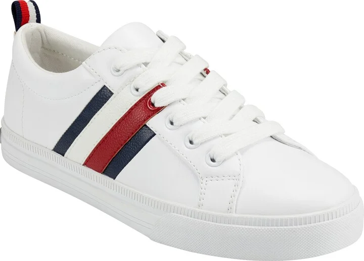Low Top Sneaker