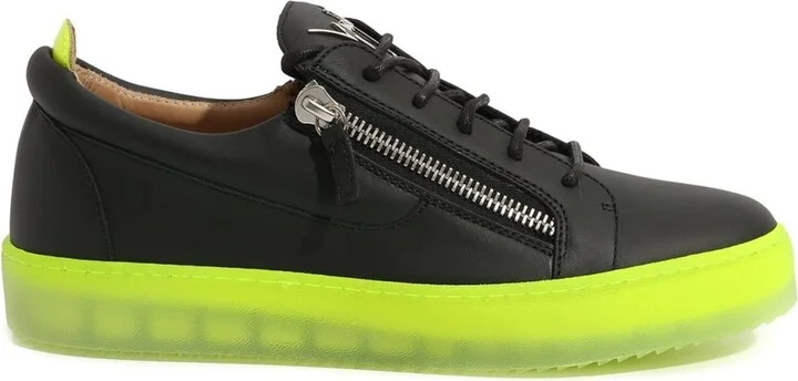 Low-top Sneakers