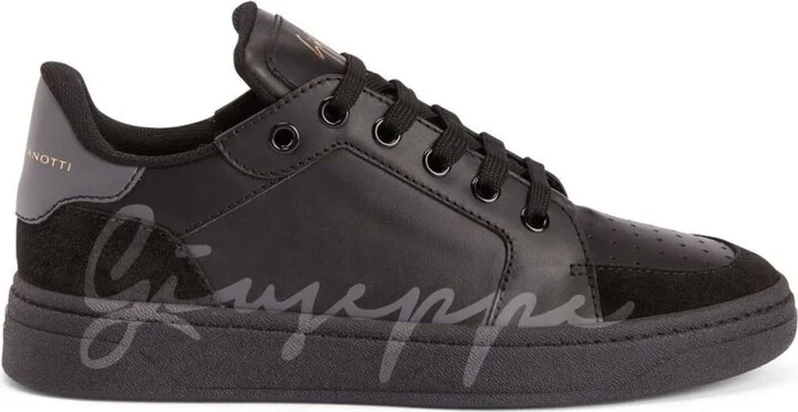 Low-top Sneakers