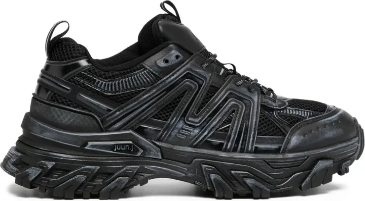 Low-Top Trainers