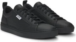 Low-top trainers in grained faux leather- Black Men's Sneakers size 7
