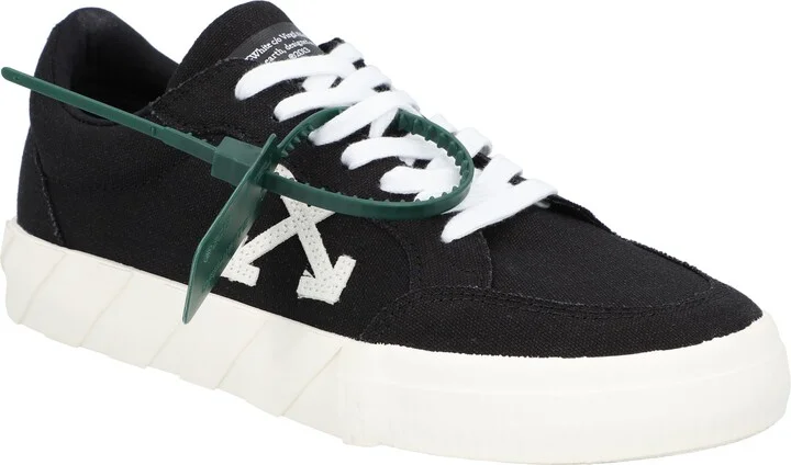Low-top Vulcalized canvas sneakers