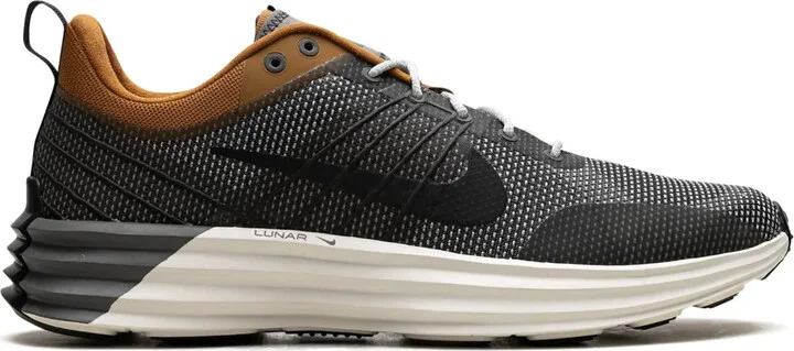 Lunar Roam SE "Desert Bronze" sneakers