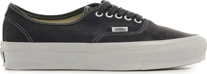 LX Authentic sneakers