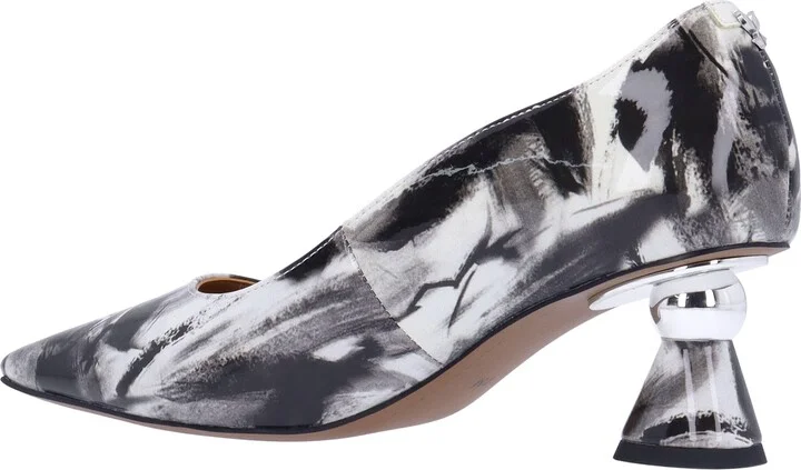 Lysandra Pump - Image 2