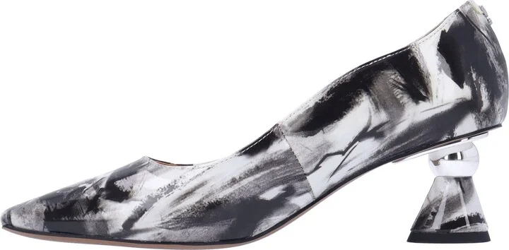 Lysandra Pump - Image 7