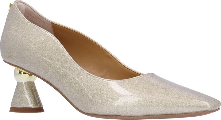 Lysandra Pump