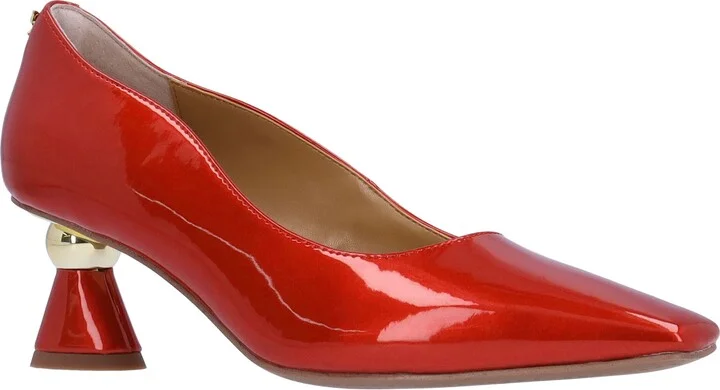 Lysandra Pump