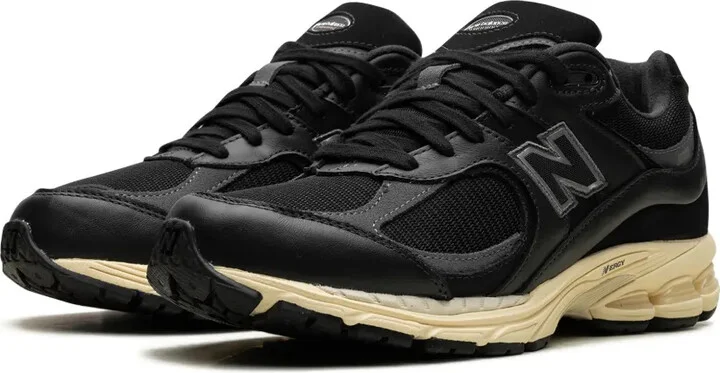 M2002R "Vintage Black White" sneakers - Image 2