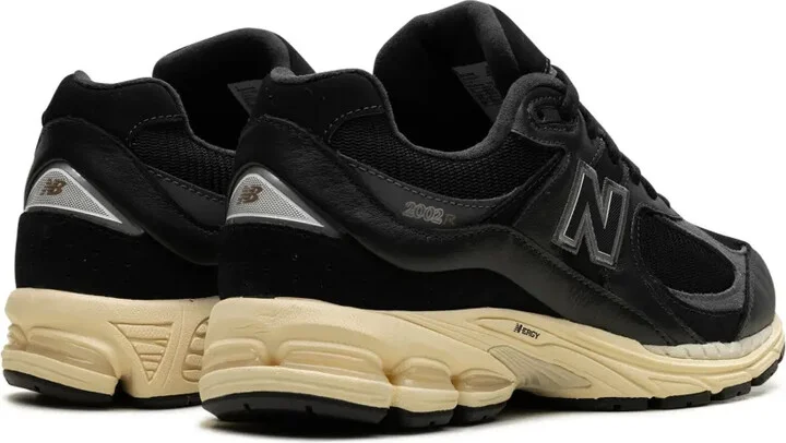 M2002R "Vintage Black White" sneakers - Image 3