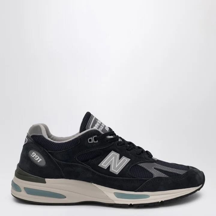 Made in UK 991v2 Sneakers in Navy Blue