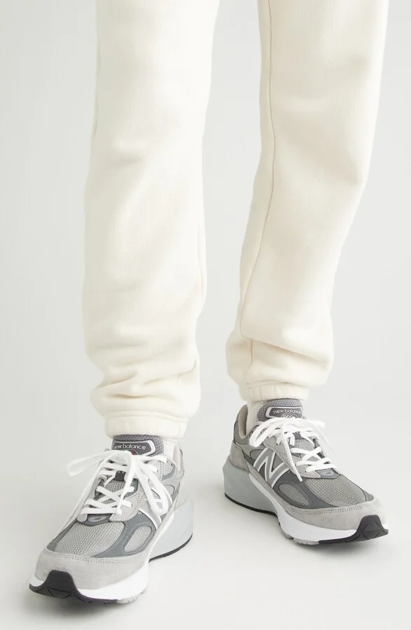 Made in USA 990 v6 Sneaker - Image 4