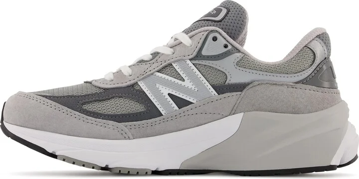Made in USA 990 v6 Sneaker - Image 5