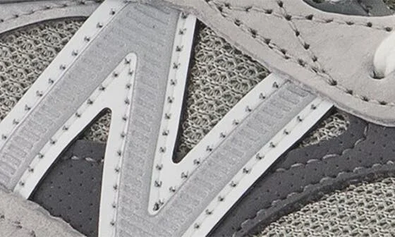 Made in USA 990 v6 Sneaker - Image 9