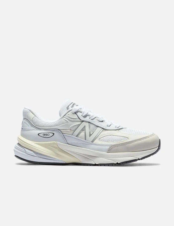 White > 白色 > 화이트 > ホワイト