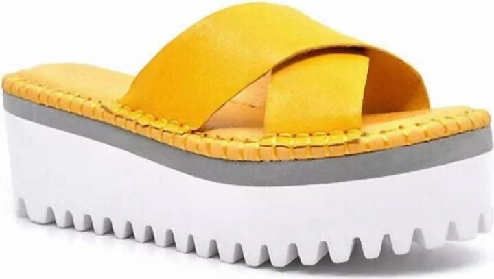 Madison Sandals In Yellow Leather