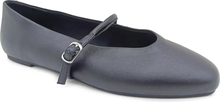 Magnolia Mary Jane Flat