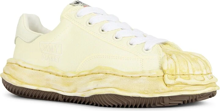 Maison MIHARA YASUHIRO Blakey Original Sole Canvas Garment Dye Low Top Sneakers in White - Image 2