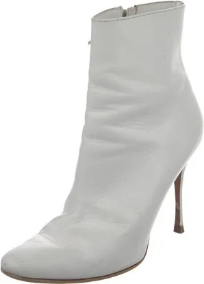 Manolo Blahnik - Image 2