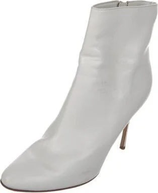 Manolo Blahnik - Image 2