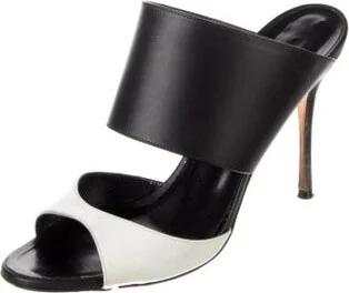 Manolo Blahnik - Image 2