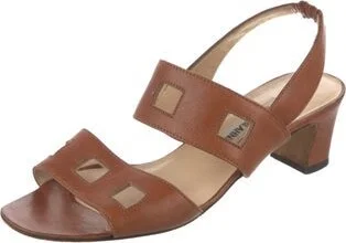 Manolo Blahnik - Image 2