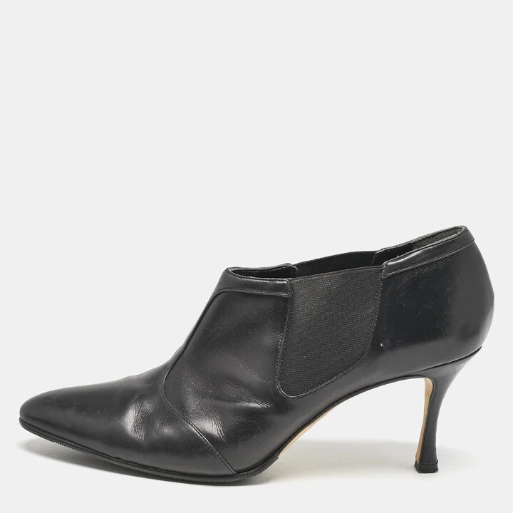 Manolo Blahnik Black Leather Pointed Toe Ankle Length Boots Size 41.5