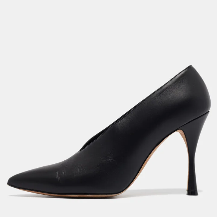 Manolo Blahnik Black Leather Pointed Toe Pumps Size 38.5