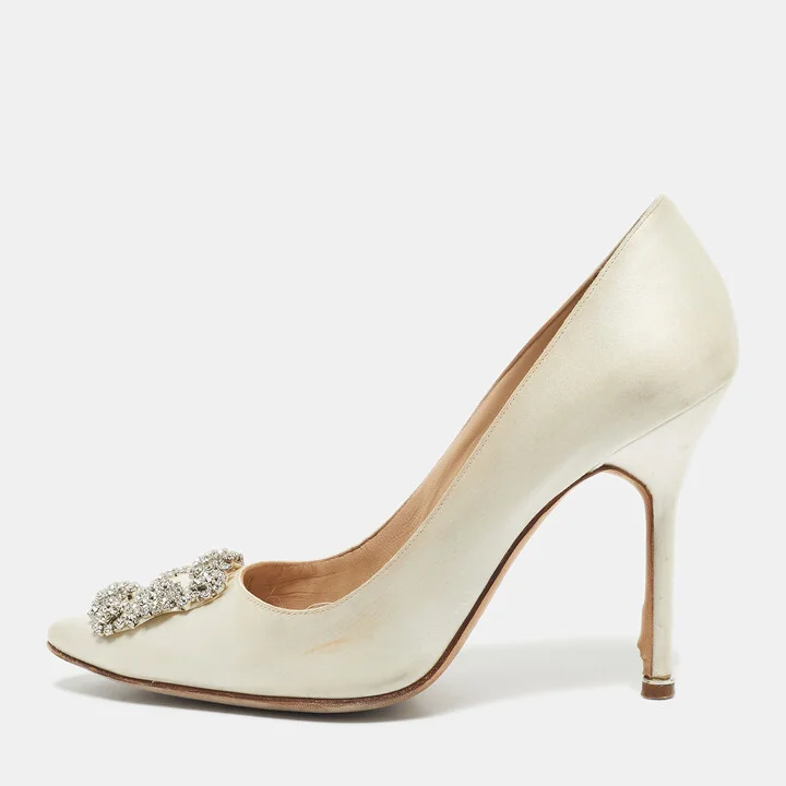 Manolo Blahnik Ivory Satin Hangisi Pumps Size 39.5