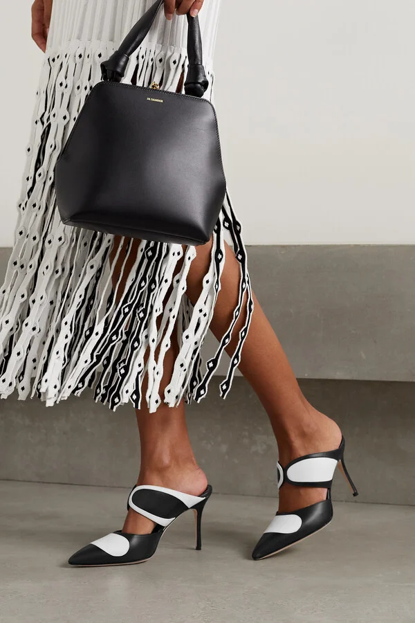 Manolo Blahnik - Latescu 90 Two-tone Leather Mules - Black - Image 2