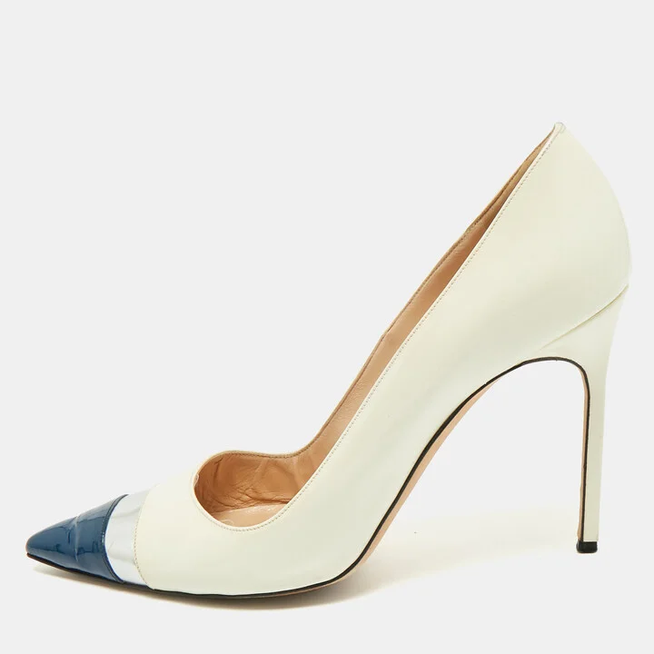 Manolo Blahnik Off White/Navy Blue Patent Leather Pointed Toe Pumps Size 40.5