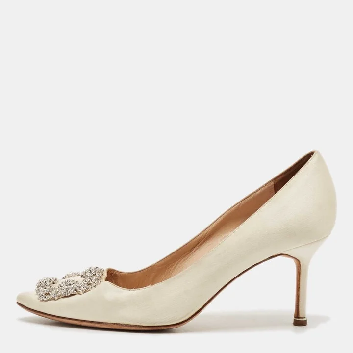 Manolo Blahnik Off White Satin Hangisi Pumps Size 39.5