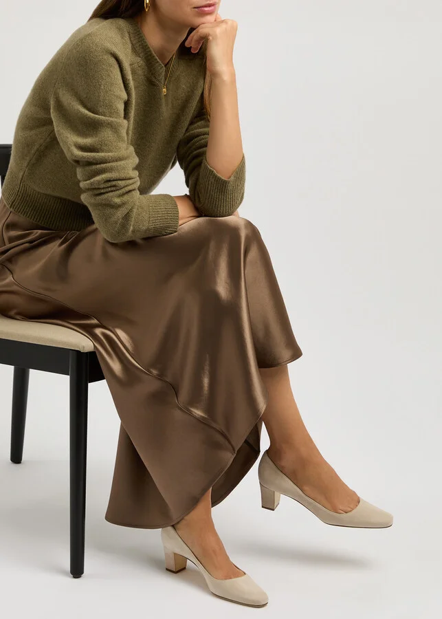 Manolo Blahnik Okkatopla 50 Suede Pumps - Image 5