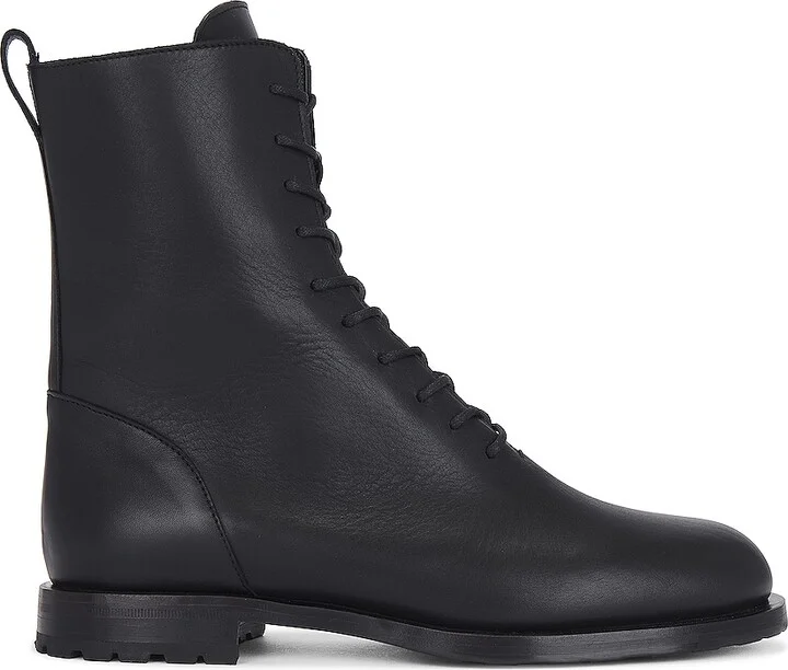 Manolo Blahnik Planigia Leather Boot in Black