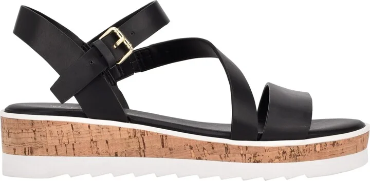 Marc Fisher Women's Grandie Treaded Flatform Wedge Sandals - Image 10