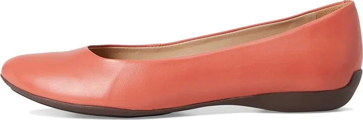 Marc Joseph New York Bedford ST Women's Shoes Coral Napa : 10.5 M, Leather/Rubber - Image 6