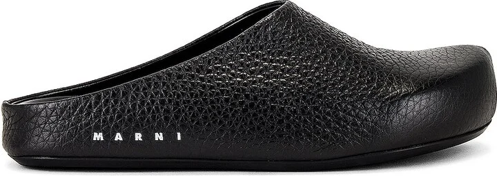 Marni Fussbett Sabot in Black