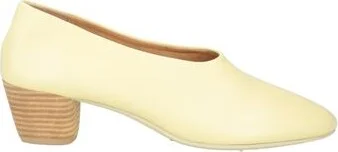 Pastel yellow