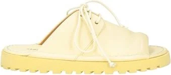 Pastel yellow
