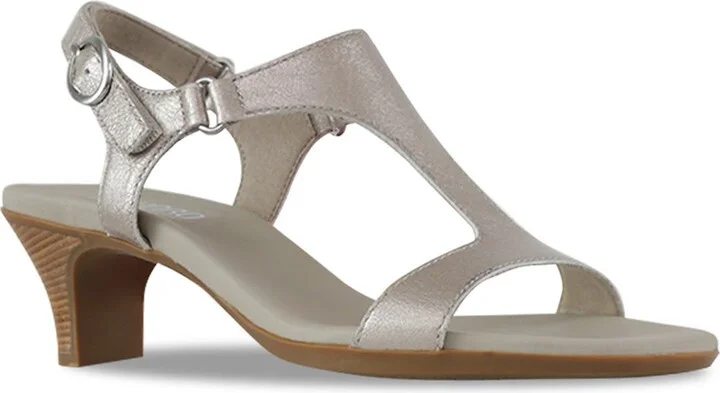 Marta Sandal