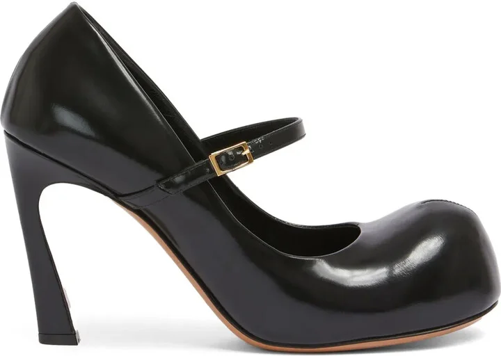 Mary Jane pumps