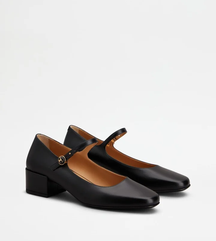 Mary Jane Pumps in Leather - Image 2