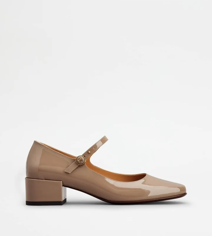 Mary Jane Pumps in Leather